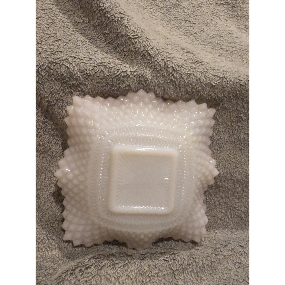 N/A vtg white